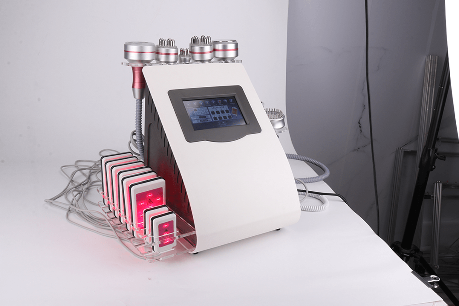 Ultrasonic cavitation RF body slimming machine with laser pads - Image 3
